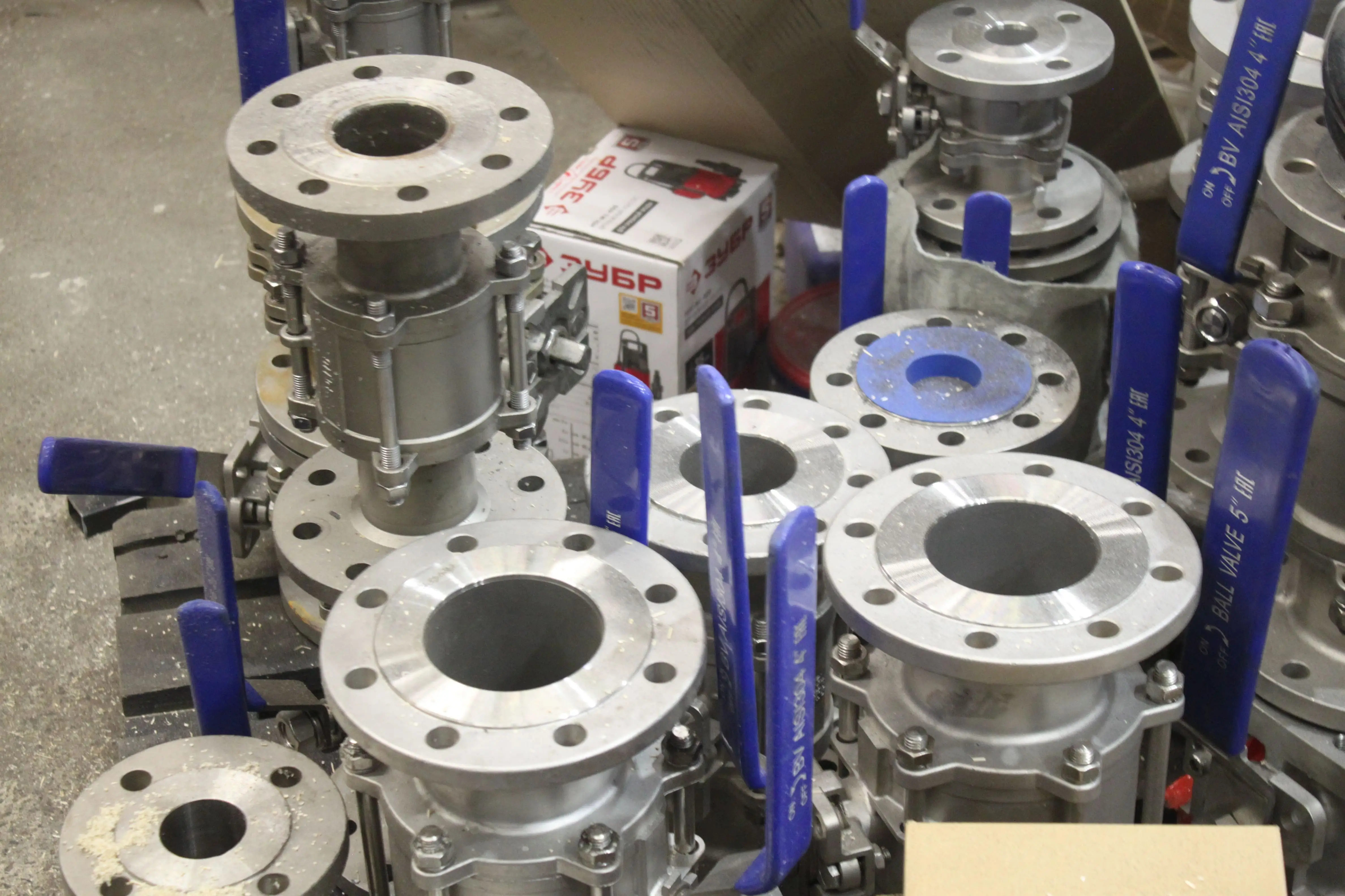 Слайд Краны PN40 уже на нашем складе 4