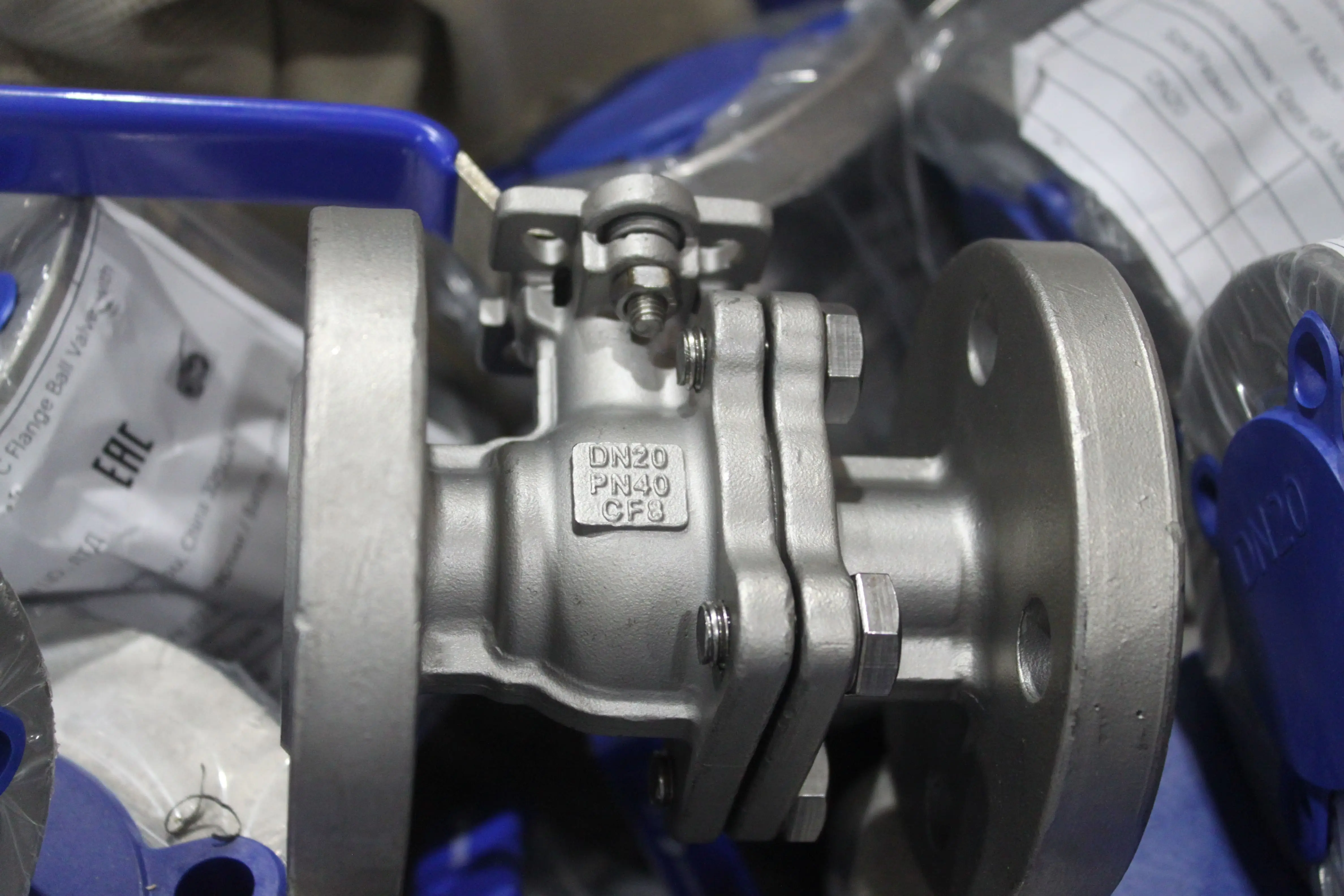 Слайд Краны PN40 уже на нашем складе 1