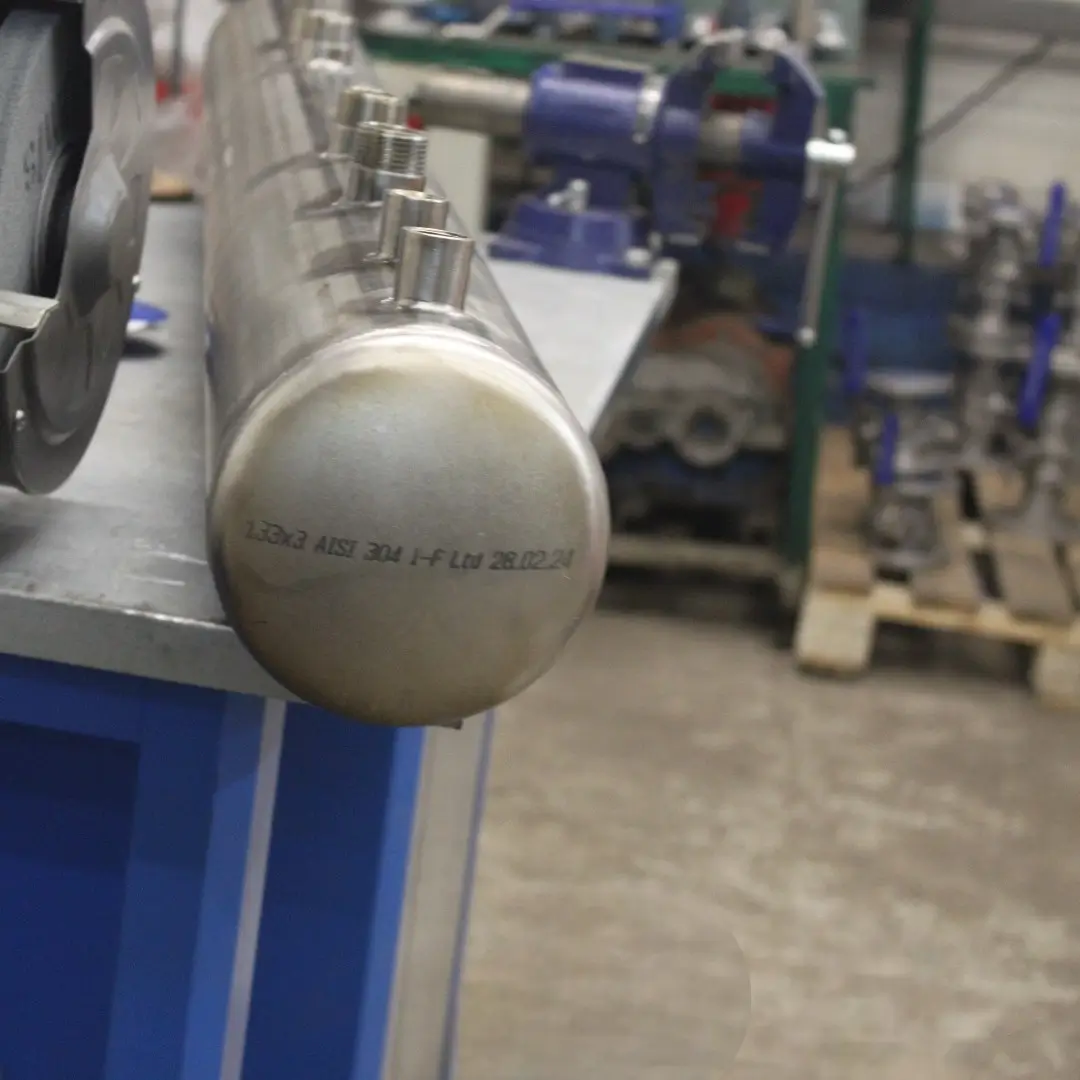 Слайд Спецзаказ: изготовлены коллекторы из нержавеющей стали 4